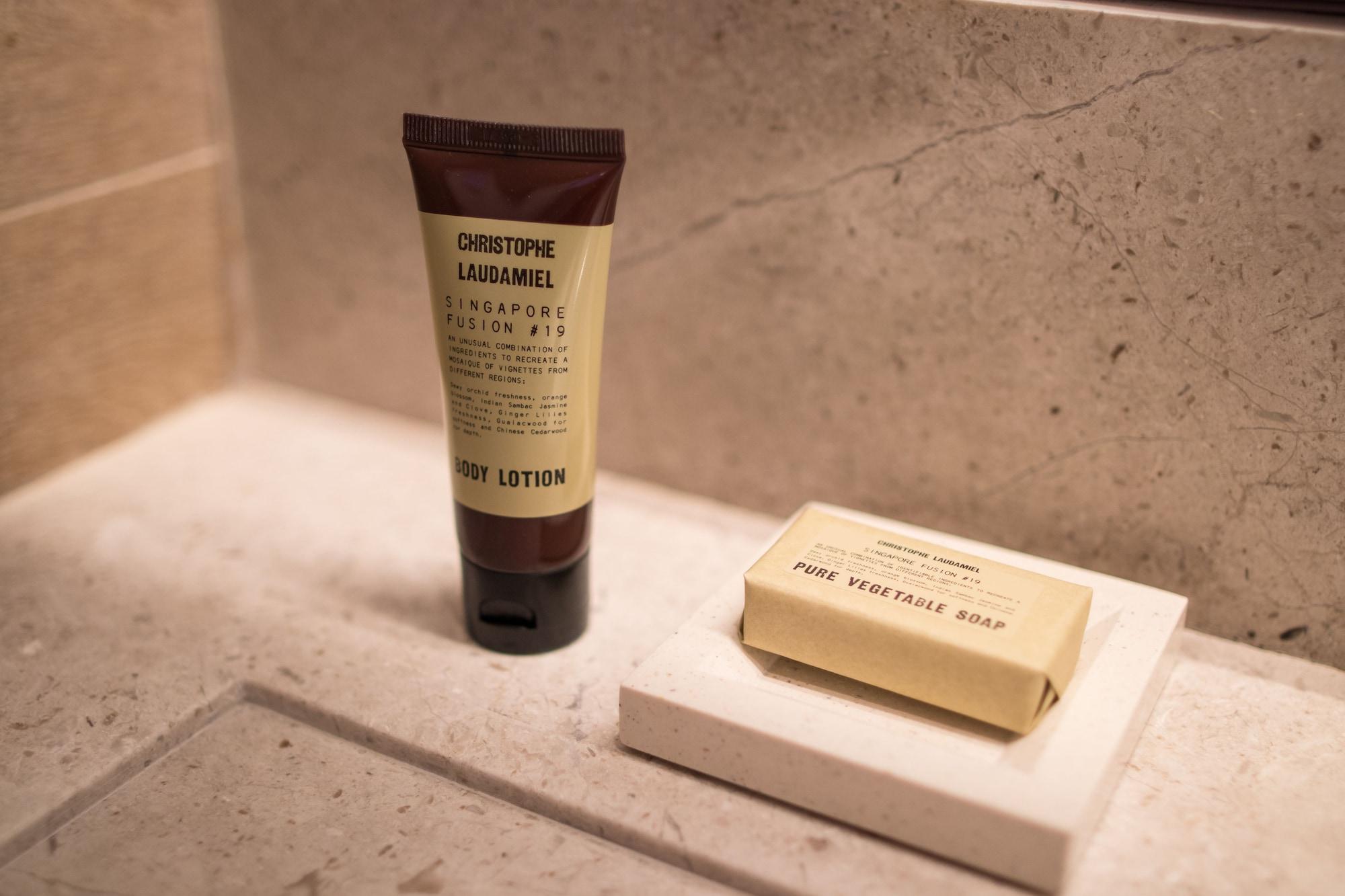 Andaz Singapore, By Hyatt Екстер'єр фото Soap and lotion